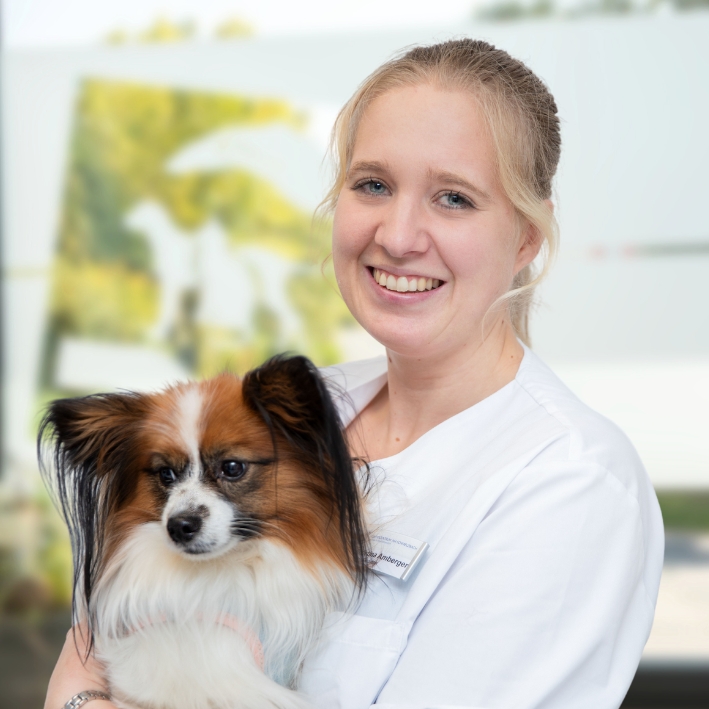 Dr. Christina Amberger